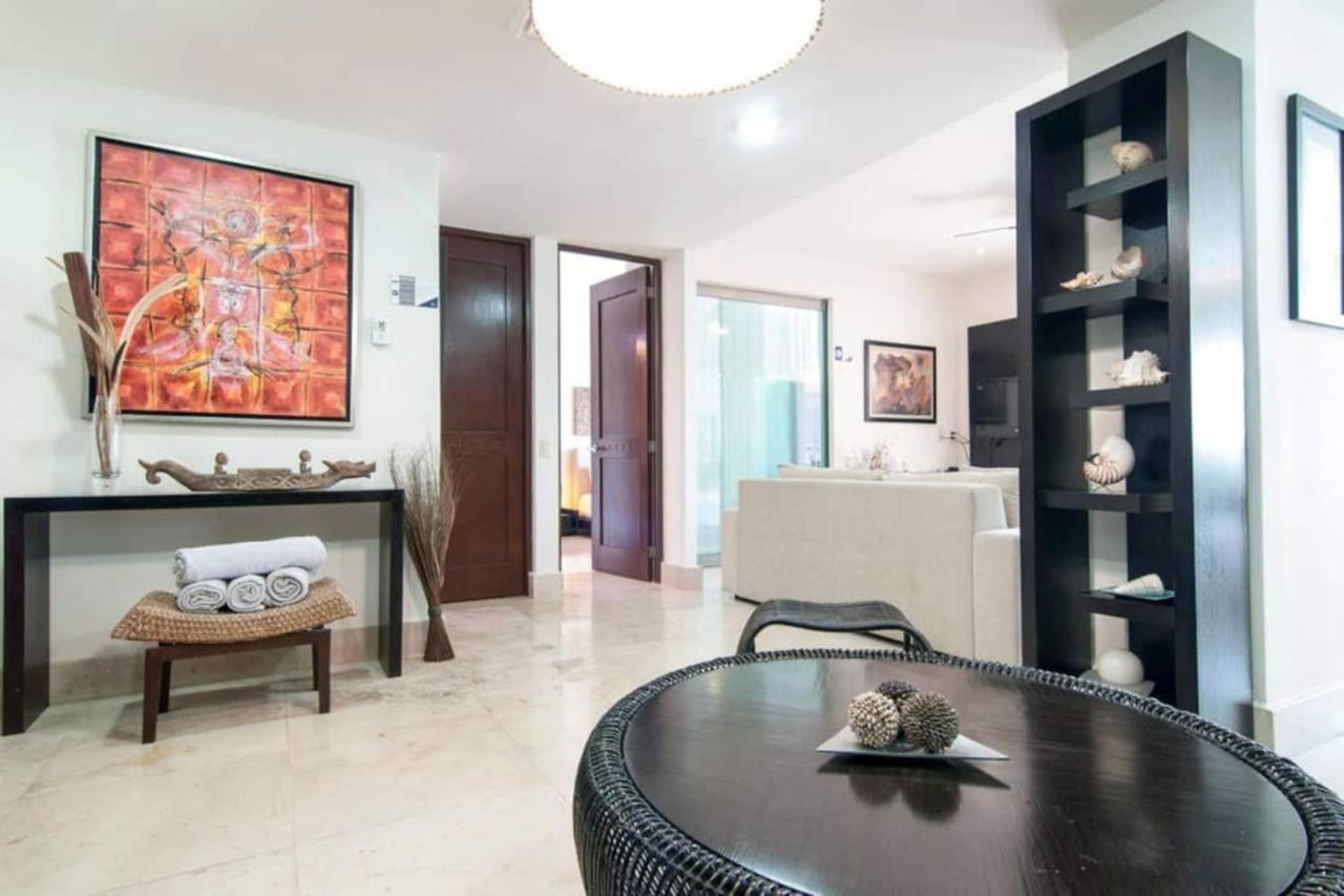 Luxurious & Central Condo In Playa Steps From The Beach Playa del Carmen Exteriör bild