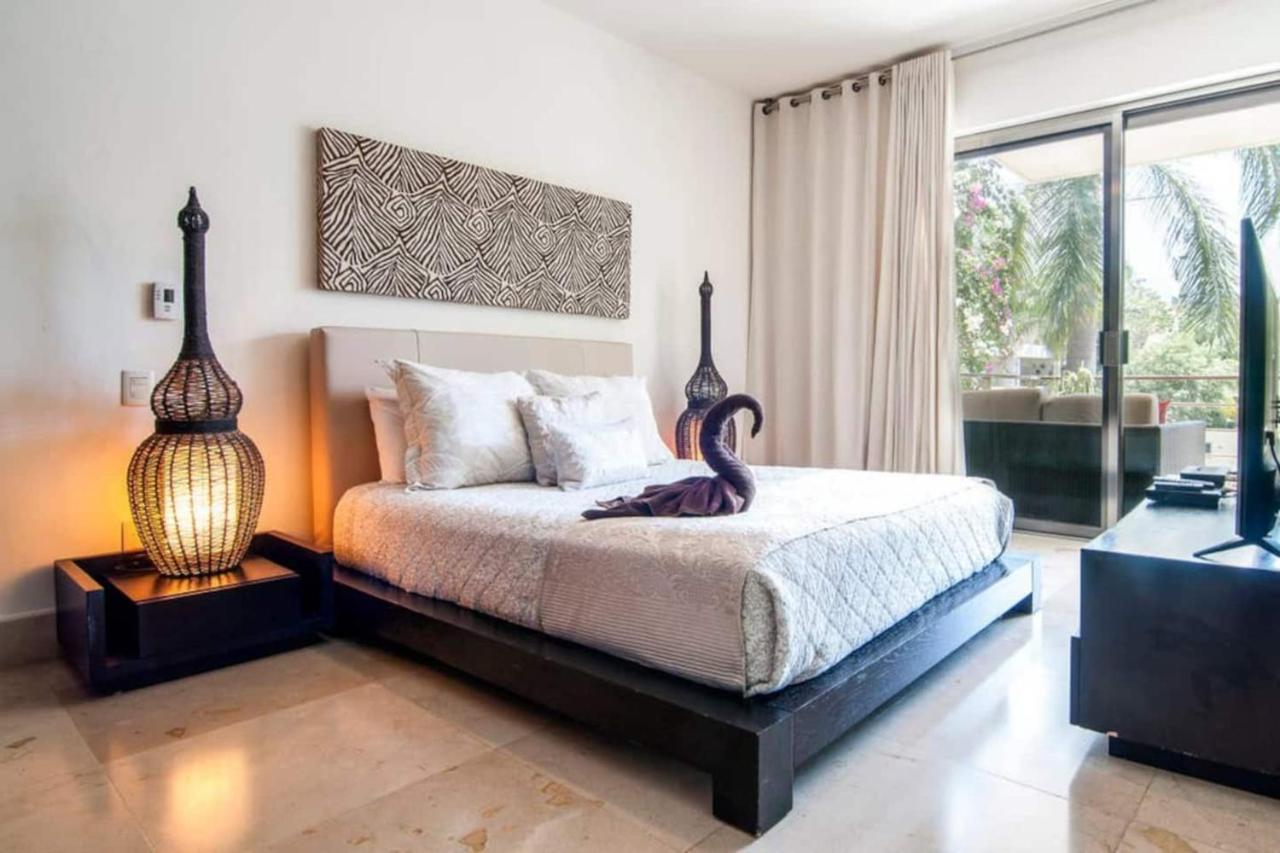 Luxurious & Central Condo In Playa Steps From The Beach Playa del Carmen Exteriör bild