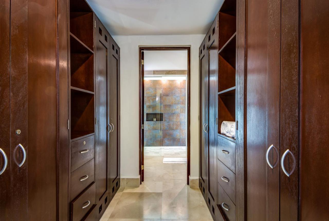 Luxurious & Central Condo In Playa Steps From The Beach Playa del Carmen Exteriör bild