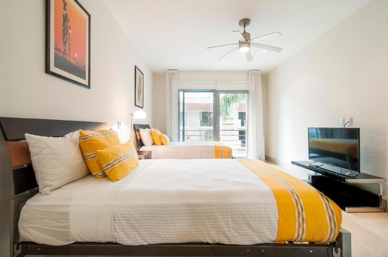 Luxurious & Central Condo In Playa Steps From The Beach Playa del Carmen Exteriör bild