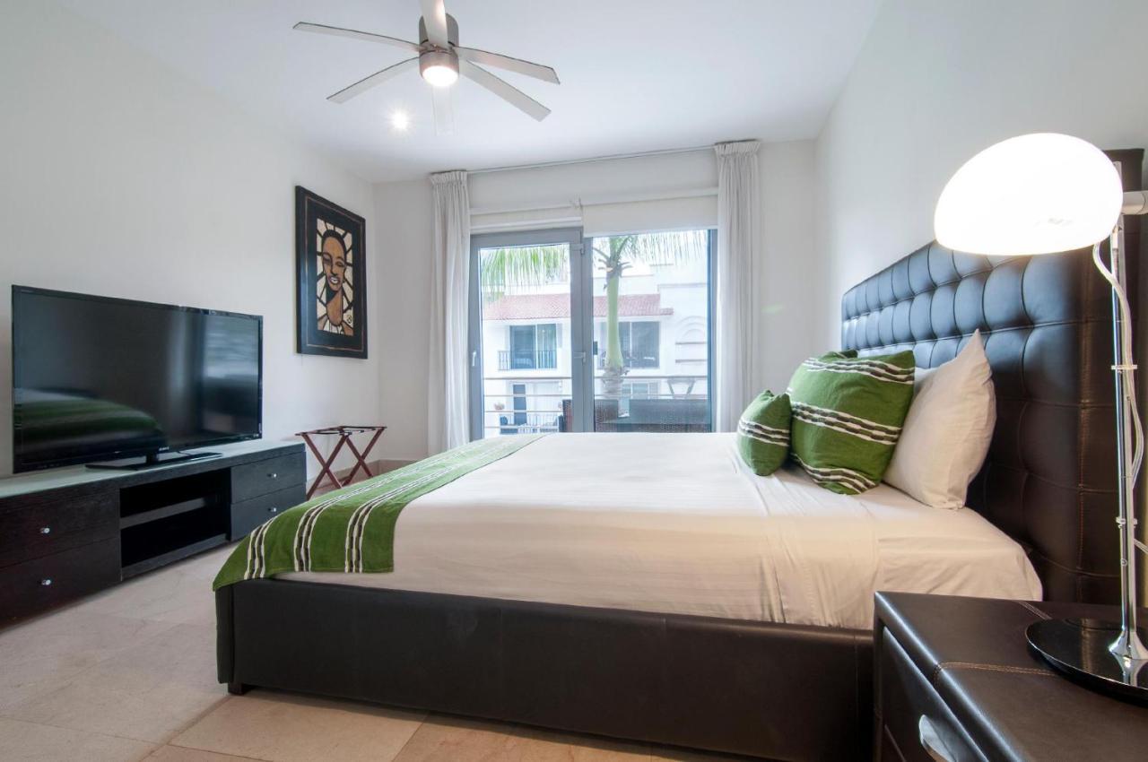 Luxurious & Central Condo In Playa Steps From The Beach Playa del Carmen Exteriör bild