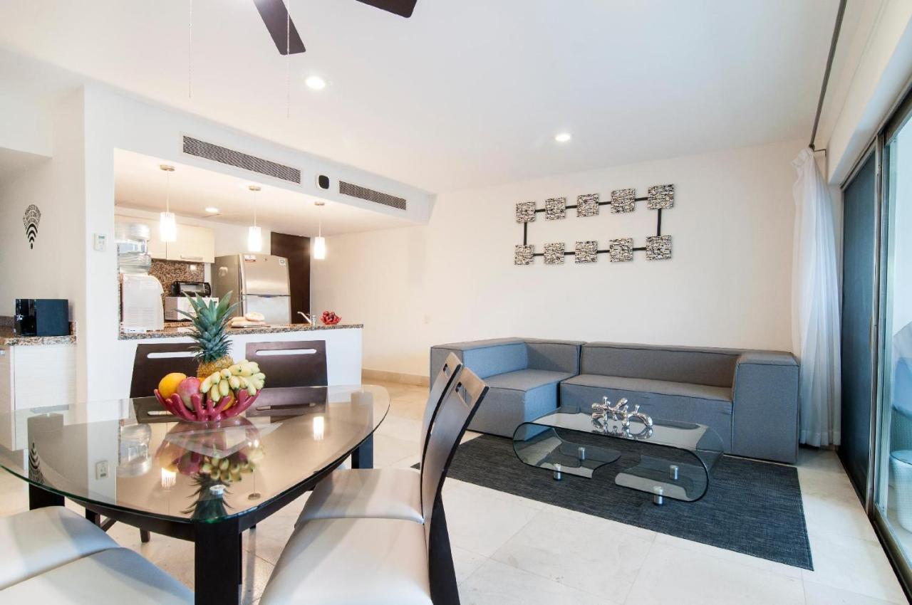 Luxurious & Central Condo In Playa Steps From The Beach Playa del Carmen Exteriör bild