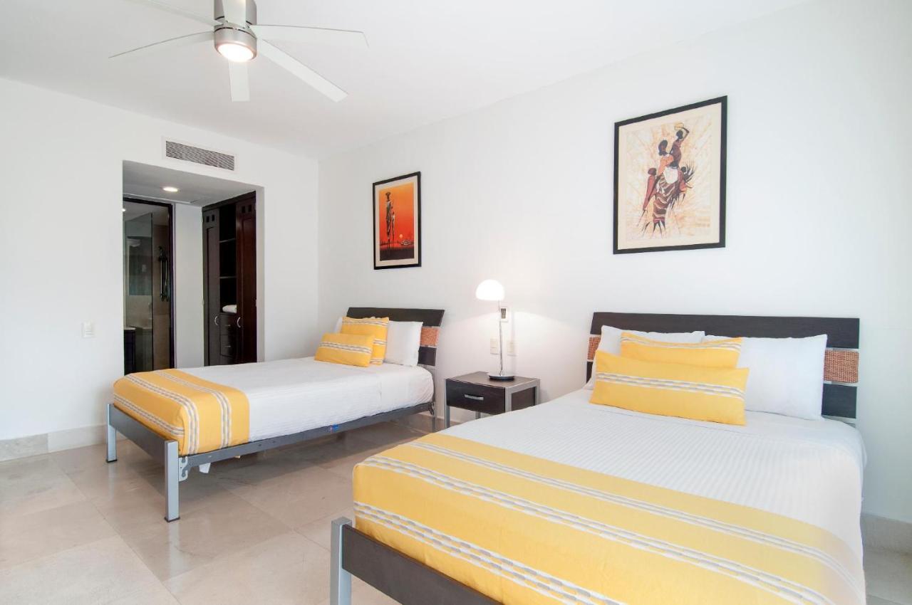 Luxurious & Central Condo In Playa Steps From The Beach Playa del Carmen Exteriör bild