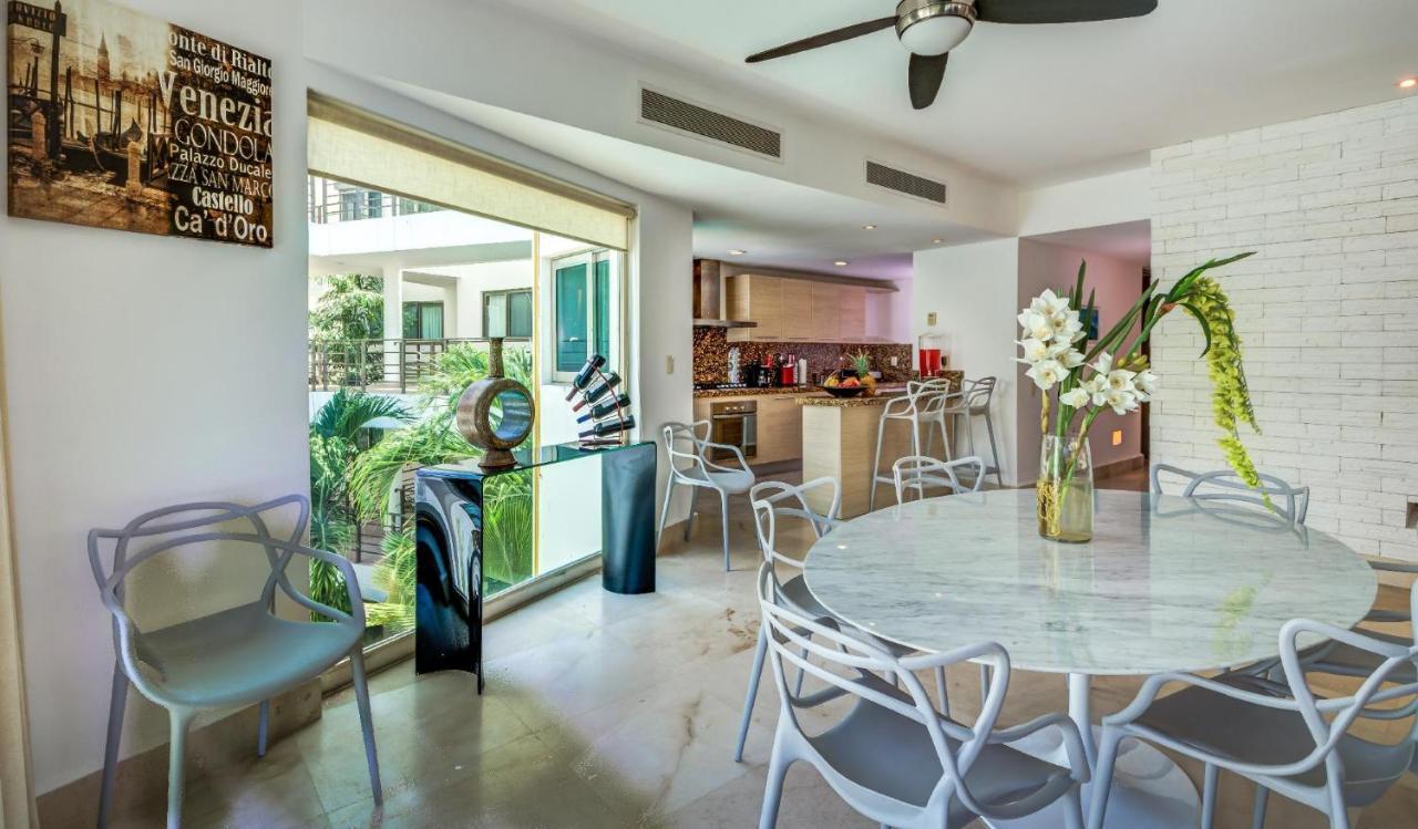 Luxurious & Central Condo In Playa Steps From The Beach Playa del Carmen Exteriör bild